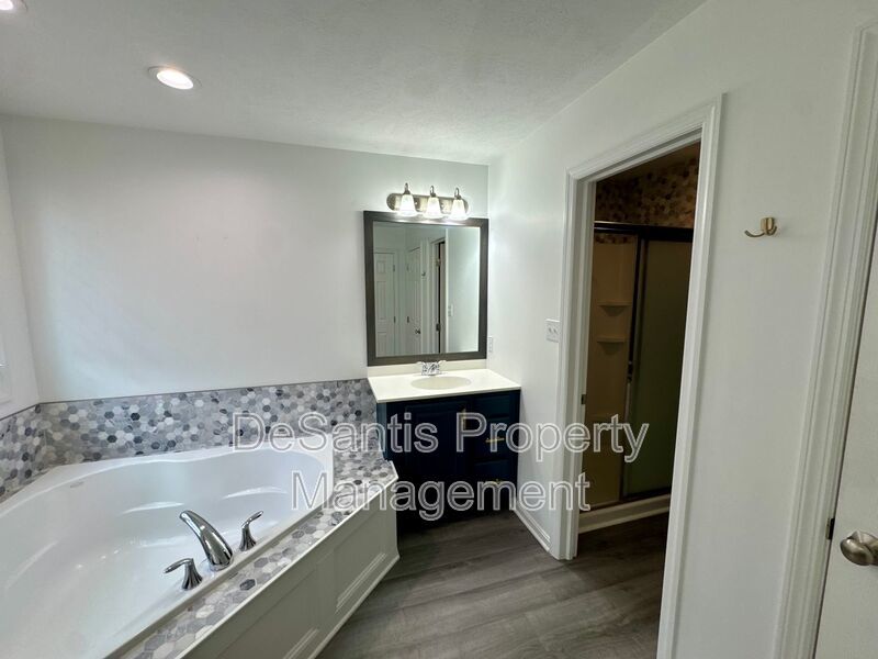 Move-In Ready Wexford Home Featuring Modern Updates and an Attached Two-Car property image