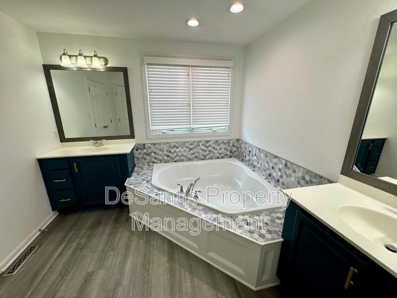 Move-In Ready Wexford Home Featuring Modern Updates and an Attached Two-Car property image