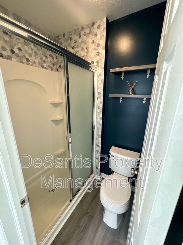 Move-In Ready Wexford Home Featuring Modern Updates and an Attached Two-Car property image