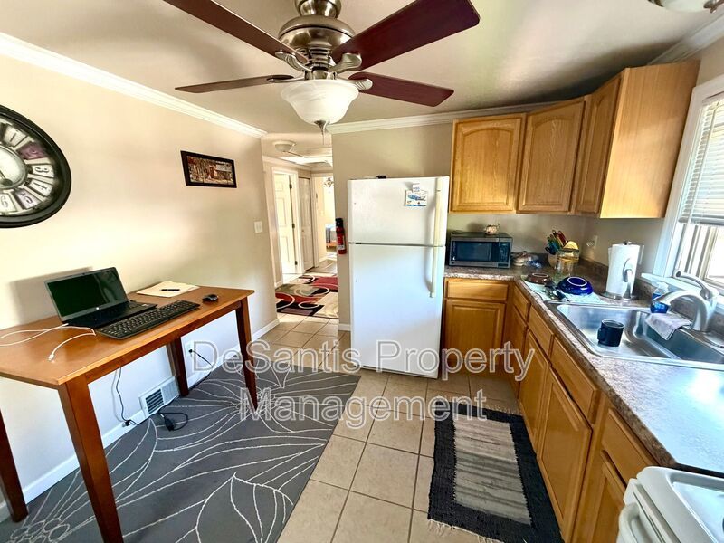 Neville Island - 2 Bed 1 Bath - Apartment for Rent property image