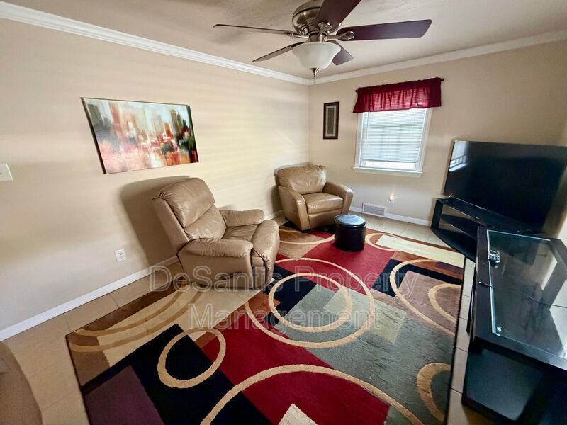 Neville Island - 2 Bed 1 Bath - Apartment for Rent property image