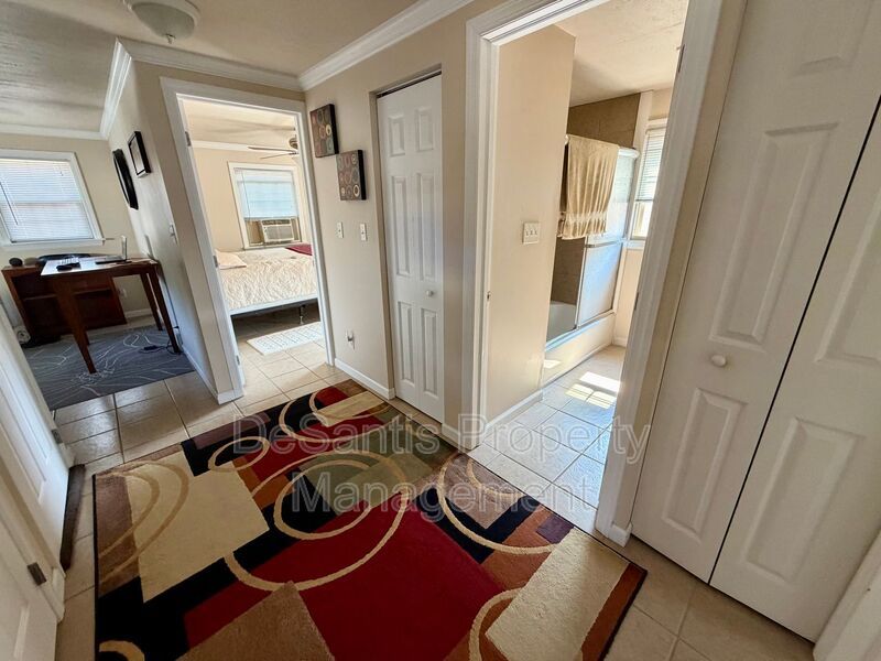 Neville Island - 2 Bed 1 Bath - Apartment for Rent property image