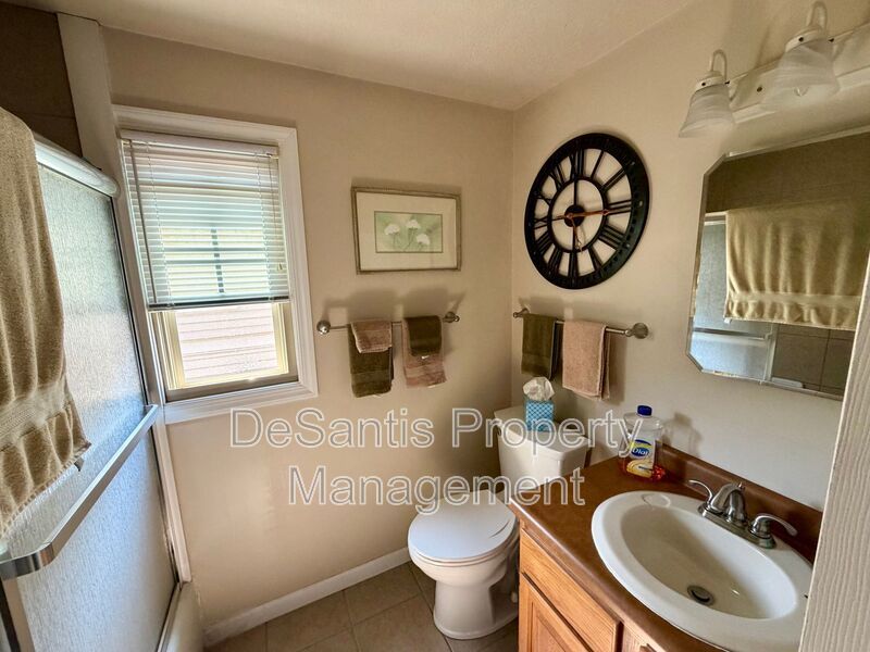 Neville Island - 2 Bed 1 Bath - Apartment for Rent property image