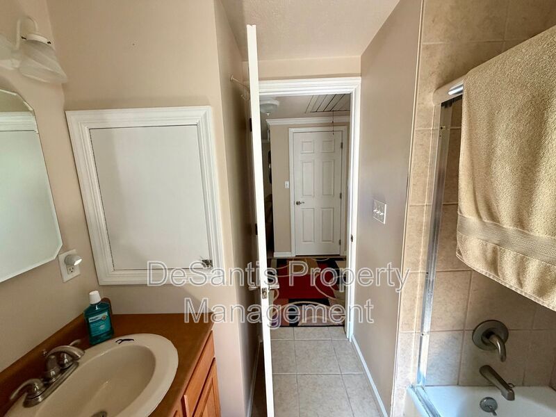 Neville Island - 2 Bed 1 Bath - Apartment for Rent property image
