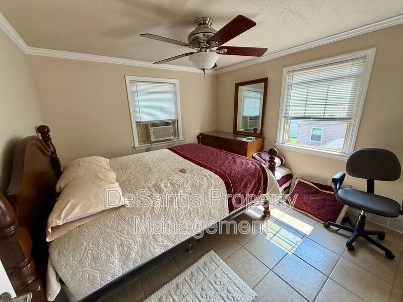 Neville Island - 2 Bed 1 Bath - Apartment for Rent property image