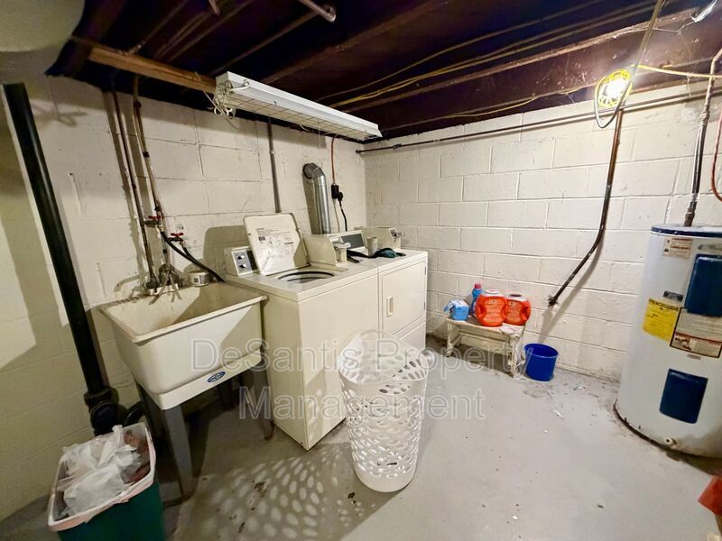 Neville Island - 2 Bed 1 Bath - Apartment for Rent property image