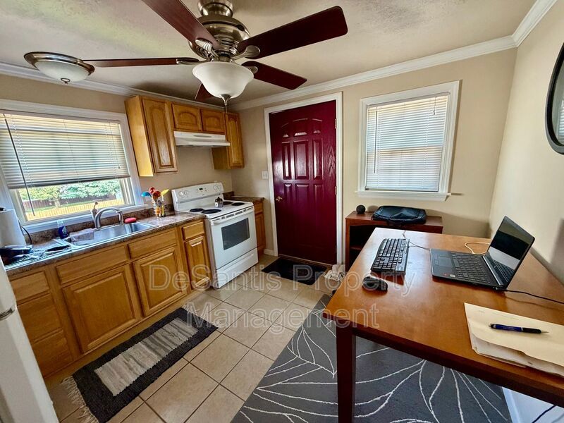 Neville Island - 2 Bed 1 Bath - Apartment for Rent property image