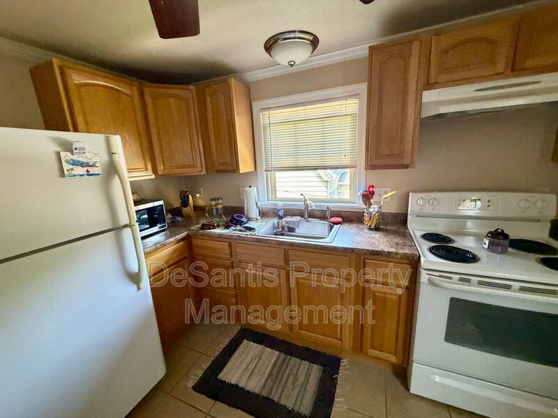 Neville Island - 2 Bed 1 Bath - Apartment for Rent property image