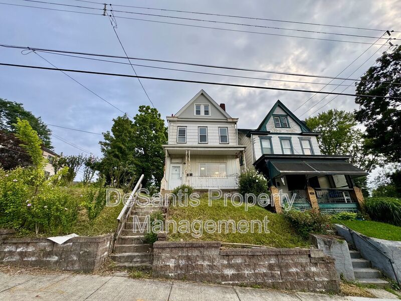 Charming 3 Bed 1 Bath Home! Recently Updated! property image