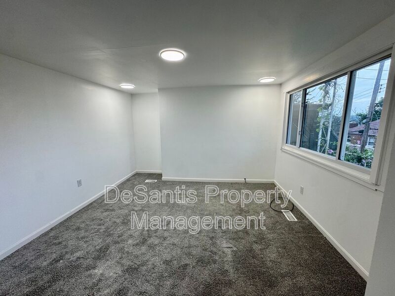 Charming 3 Bed 1 Bath Home! Recently Updated! property image