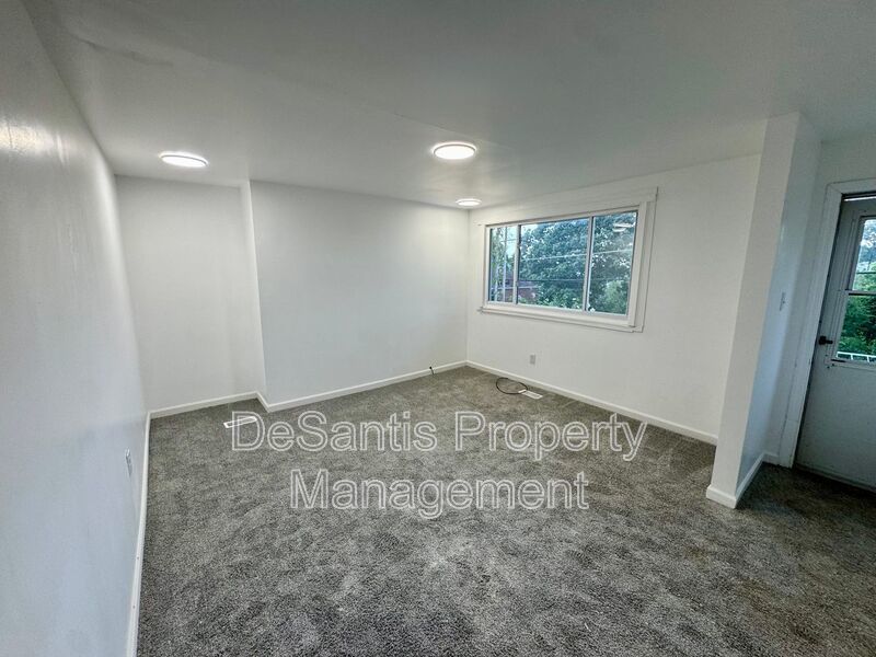 Charming 3 Bed 1 Bath Home! Recently Updated! property image