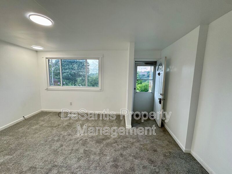 Charming 3 Bed 1 Bath Home! Recently Updated! property image