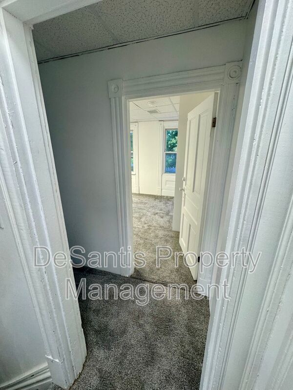Charming 3 Bed 1 Bath Home! Recently Updated! property image
