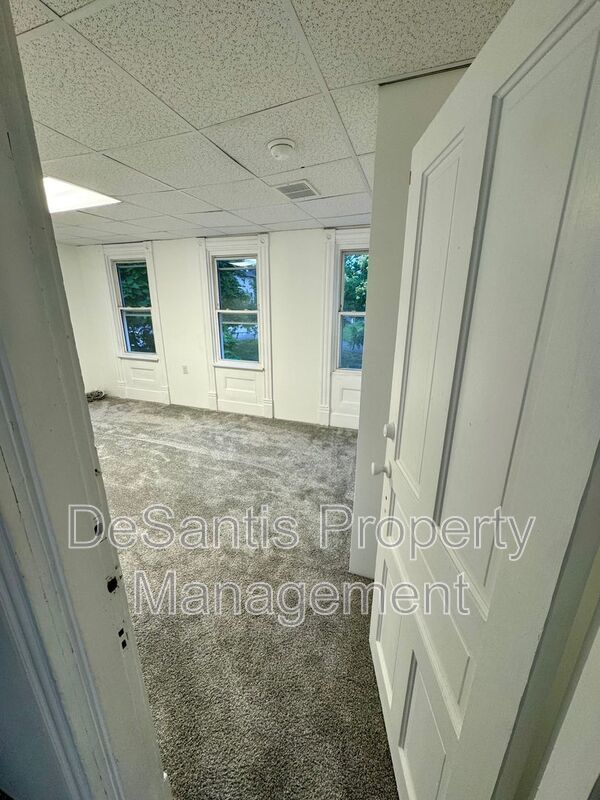 Charming 3 Bed 1 Bath Home! Recently Updated! property image
