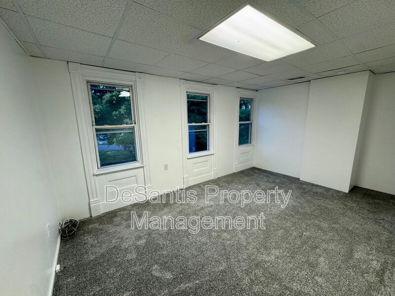 Charming 3 Bed 1 Bath Home! Recently Updated! property image