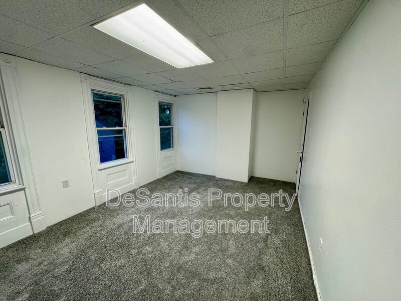 Charming 3 Bed 1 Bath Home! Recently Updated! property image