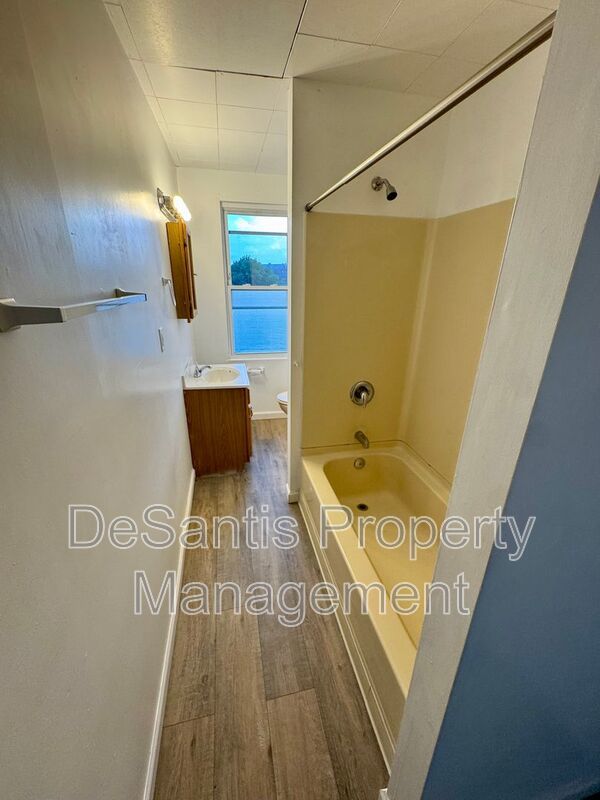 Charming 3 Bed 1 Bath Home! Recently Updated! property image
