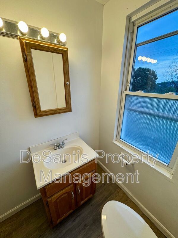 Charming 3 Bed 1 Bath Home! Recently Updated! property image