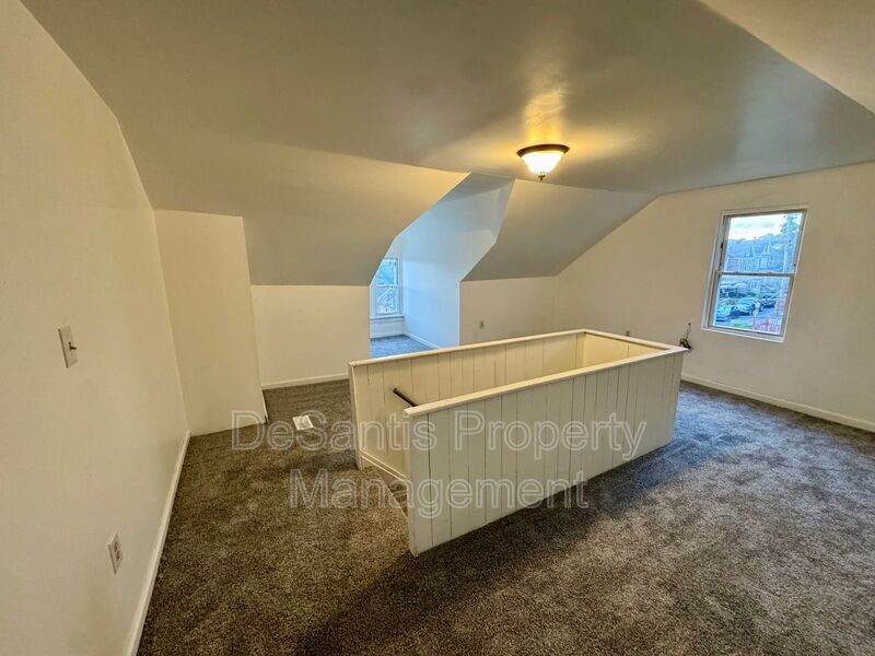 Charming 3 Bed 1 Bath Home! Recently Updated! property image