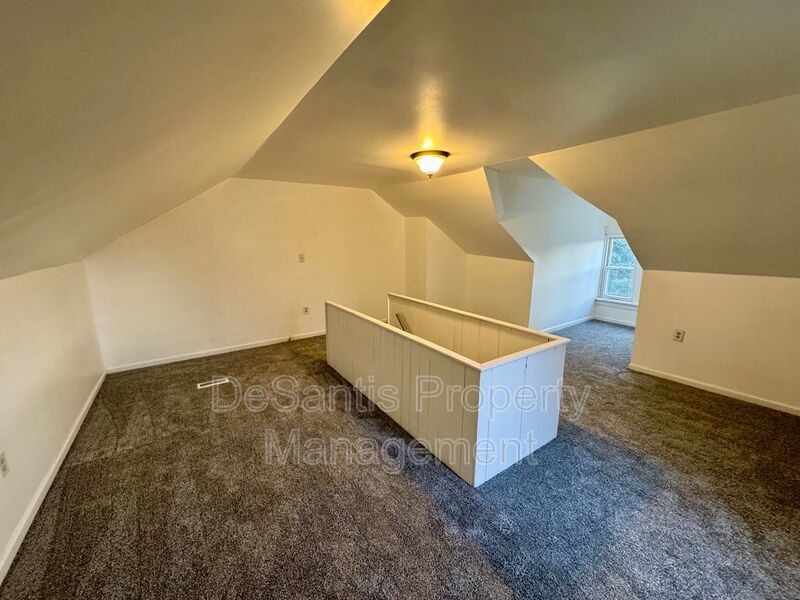 Charming 3 Bed 1 Bath Home! Recently Updated! property image