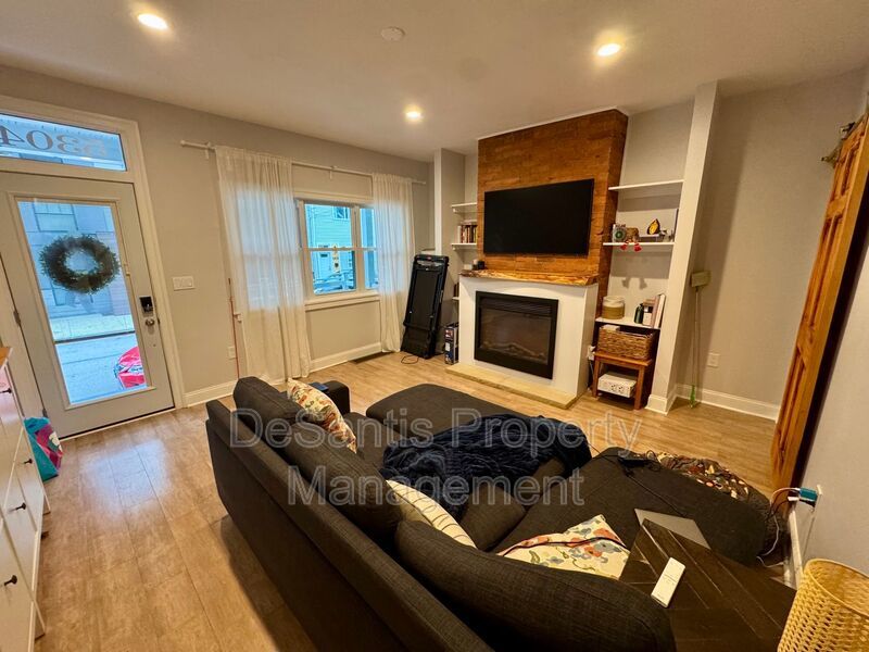 Gorgeous 3 Bed 2.5 Bath in Lawrenceville! property image
