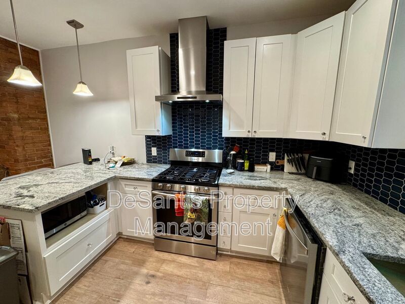 Gorgeous 3 Bed 2.5 Bath in Lawrenceville! property image