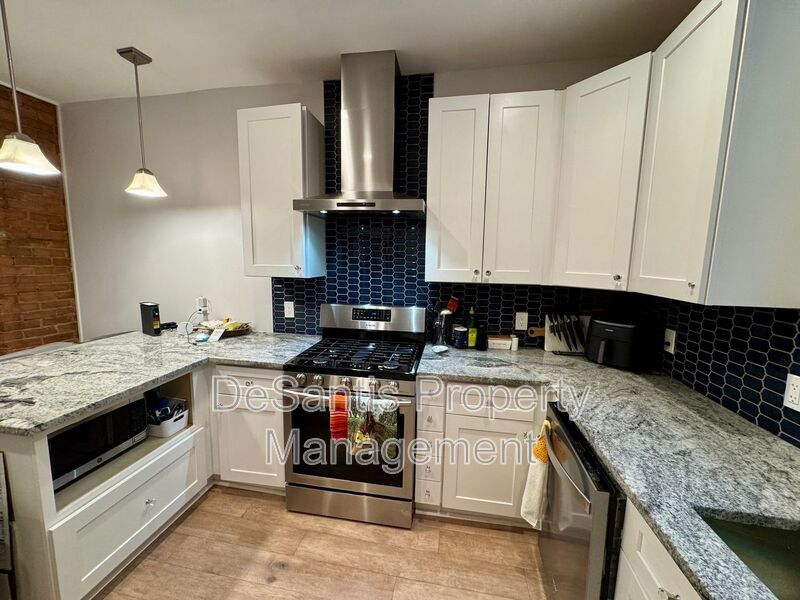 Gorgeous 3 Bed 2.5 Bath in Lawrenceville! property image