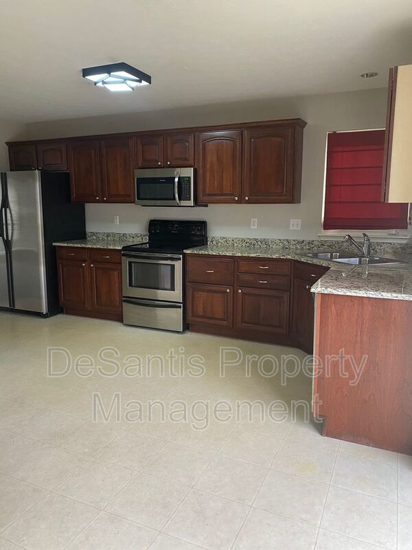 Mars (Adams Ridge) 3 Bedroom, 2.5 Bath Townhome - End-Unit property image