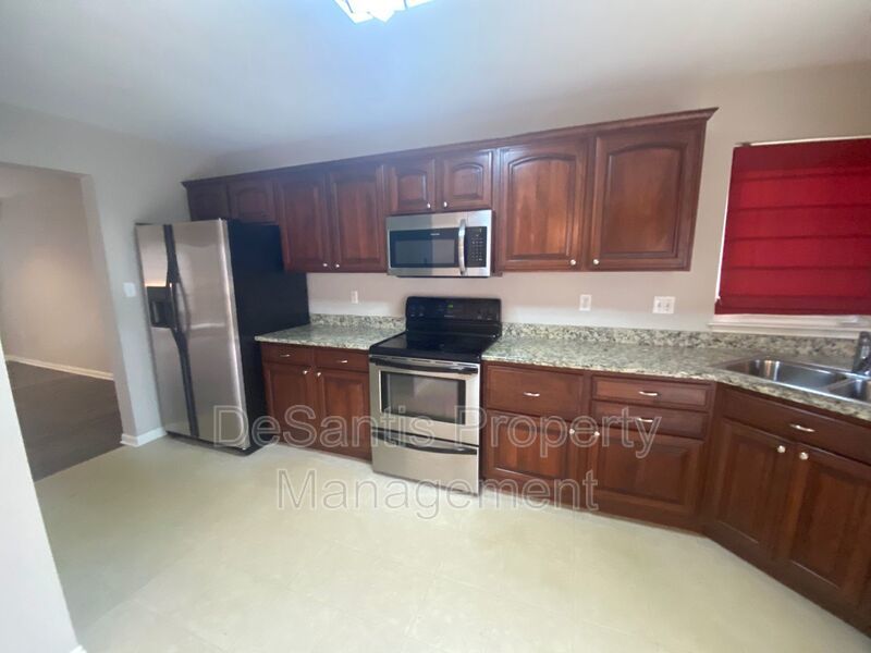 Mars (Adams Ridge) 3 Bedroom, 2.5 Bath Townhome - End-Unit property image