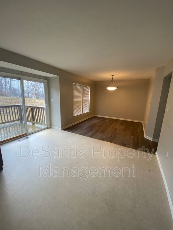 Mars (Adams Ridge) 3 Bedroom, 2.5 Bath Townhome - End-Unit property image