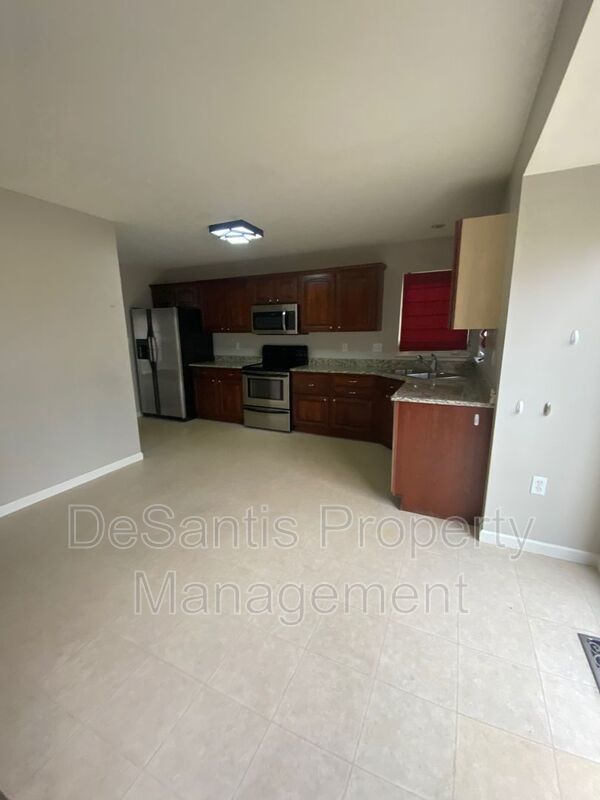 Mars (Adams Ridge) 3 Bedroom, 2.5 Bath Townhome - End-Unit property image