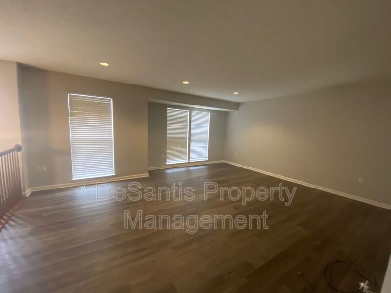 Mars (Adams Ridge) 3 Bedroom, 2.5 Bath Townhome - End-Unit property image