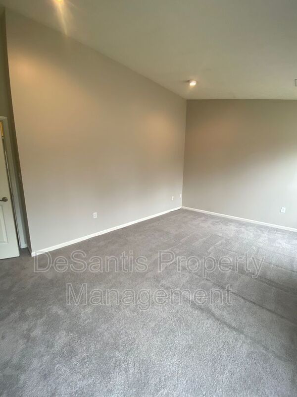 Mars (Adams Ridge) 3 Bedroom, 2.5 Bath Townhome - End-Unit property image
