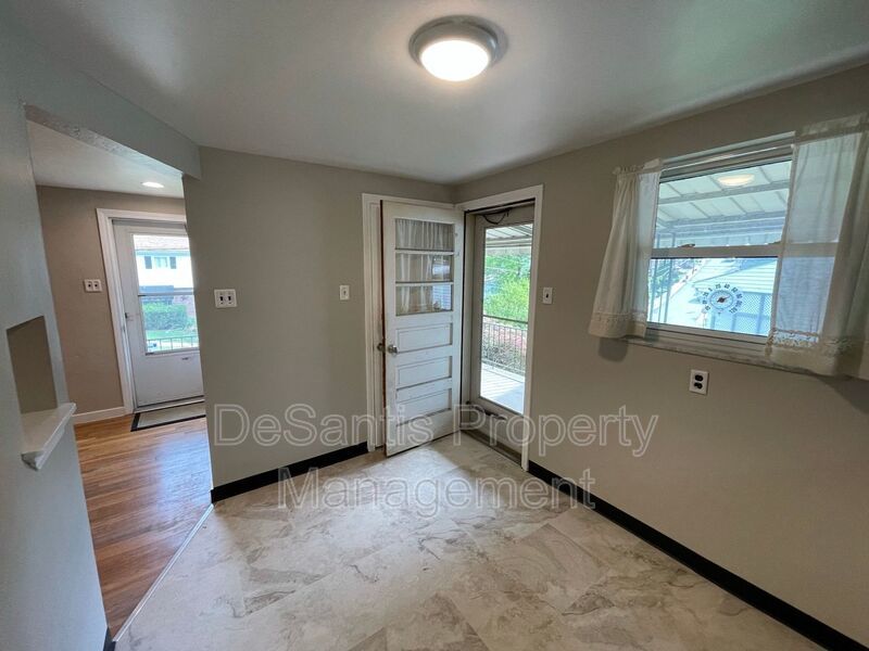 Overbrook - 3 Bed & 1 Bath - Cozy Ranch Style  - Pet Friendly! property image