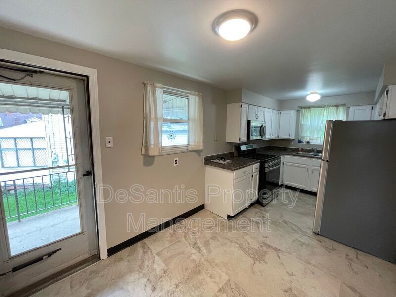 Overbrook - 3 Bed & 1 Bath - Cozy Ranch Style  - Pet Friendly! property image
