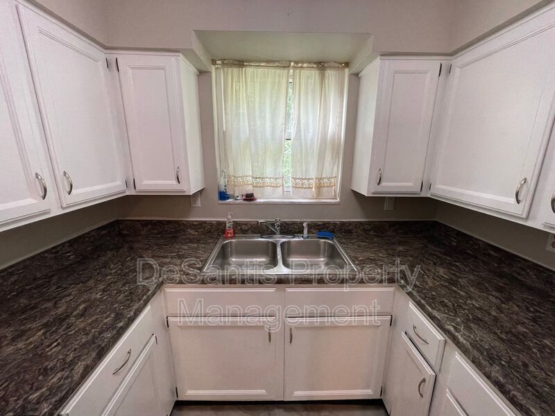 Overbrook - 3 Bed & 1 Bath - Cozy Ranch Style  - Pet Friendly! property image
