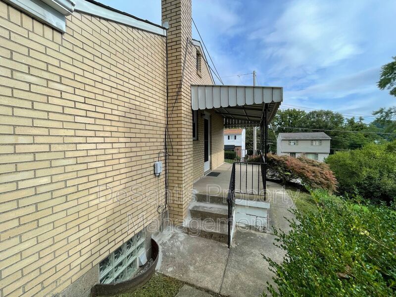 Overbrook - 3 Bed & 1 Bath - Cozy Ranch Style  - Pet Friendly! property image