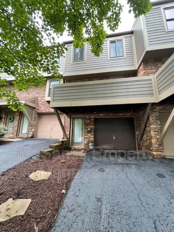 Charming 2 Bedroom 1.5 Bathroom - Bethel Park! property image