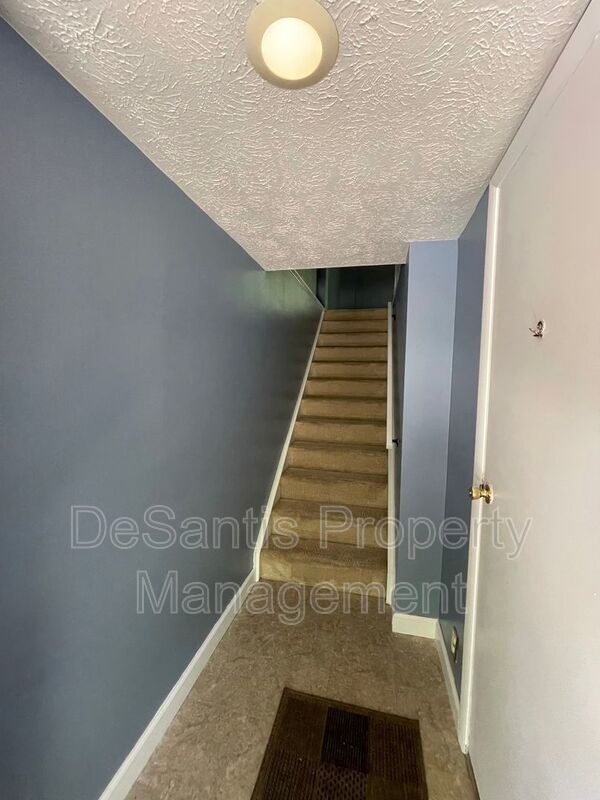 Charming 2 Bedroom 1.5 Bathroom - Bethel Park! property image