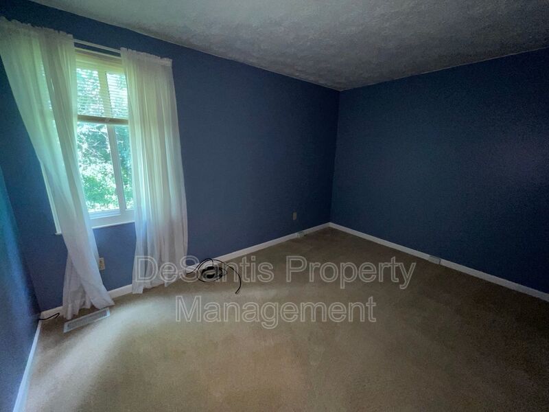 Charming 2 Bedroom 1.5 Bathroom - Bethel Park! property image