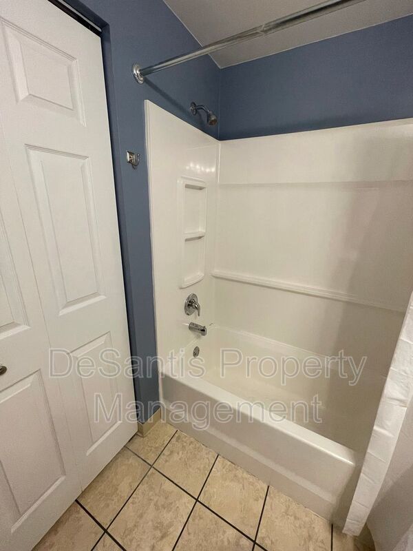 Charming 2 Bedroom 1.5 Bathroom - Bethel Park! property image