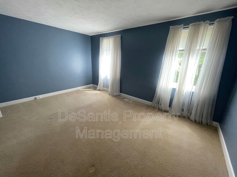Charming 2 Bedroom 1.5 Bathroom - Bethel Park! property image