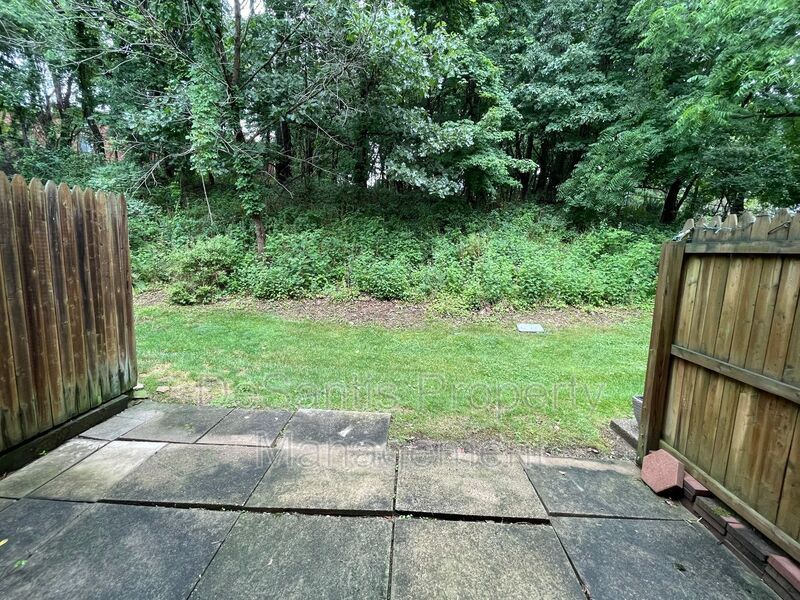Charming 2 Bedroom 1.5 Bathroom - Bethel Park! property image