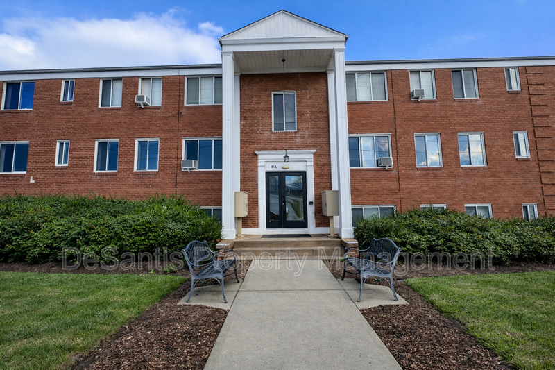 Beautifully Maintained 1 Bed 1 Bath in West View! property image