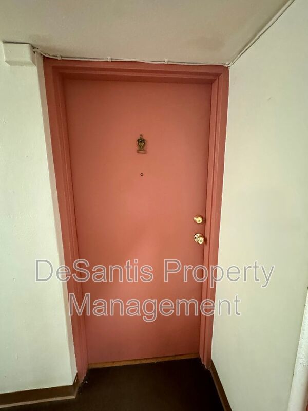 Beautifully Maintained 1 Bed 1 Bath in West View! property image