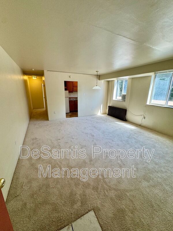 Beautifully Maintained 1 Bed 1 Bath in West View! property image