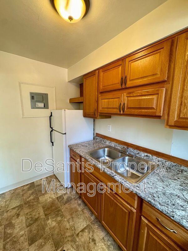 Beautifully Maintained 1 Bed 1 Bath in West View! property image