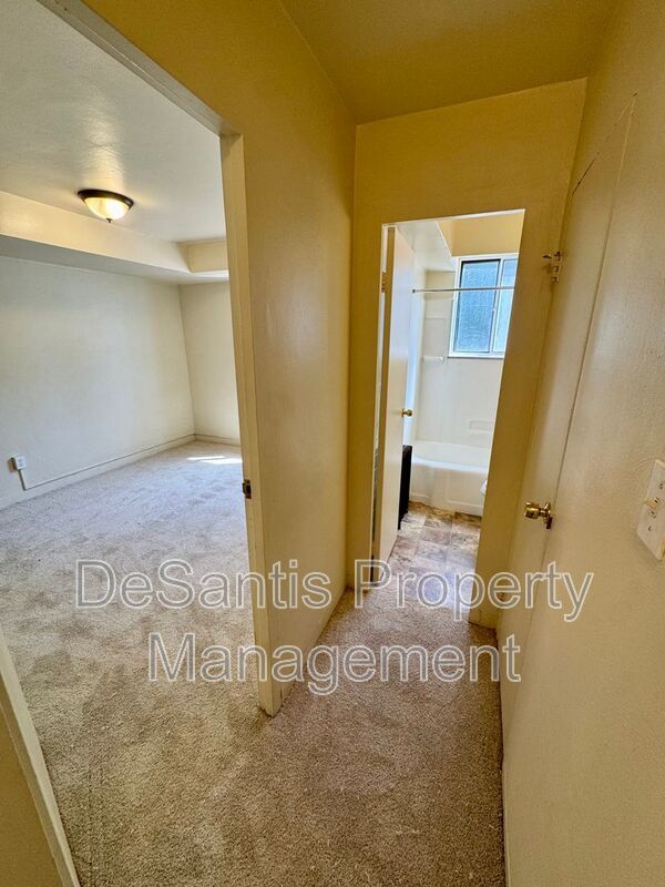 Beautifully Maintained 1 Bed 1 Bath in West View! property image