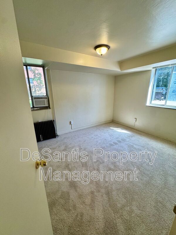 Beautifully Maintained 1 Bed 1 Bath in West View! property image