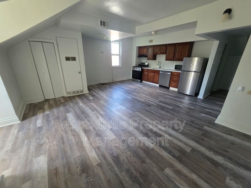 1bed 1 bath - Comfortable top-floor living in the heart of East Liberty. property image